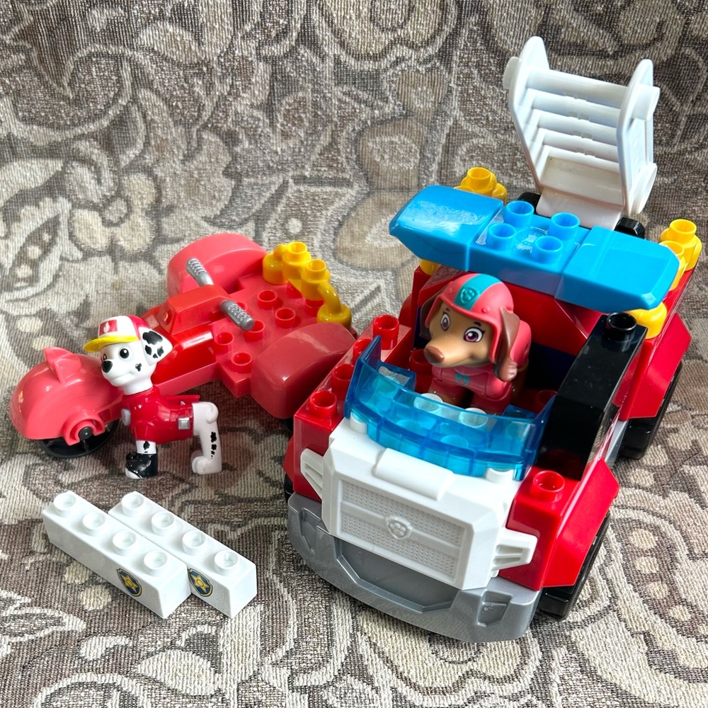 Paw Patrol Mega Bloks Marshall’s City Fire Rescue Mattel. Incomplete.